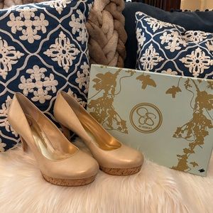 Jessica Simpson Rounded Toe with Cork Base